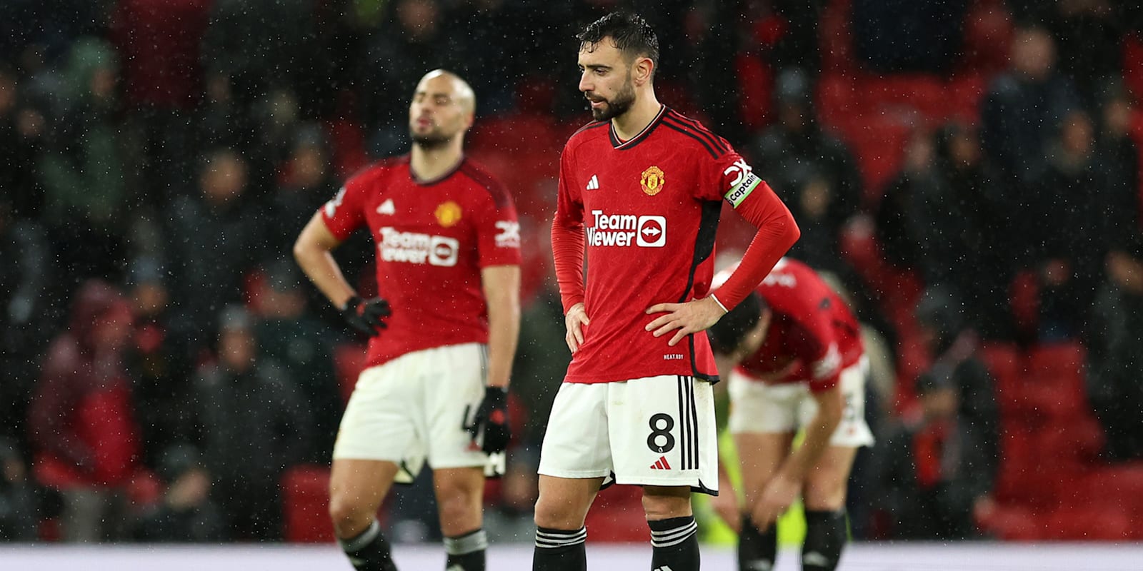 Manchester Utd lose ahead of meeting with FC Bayern